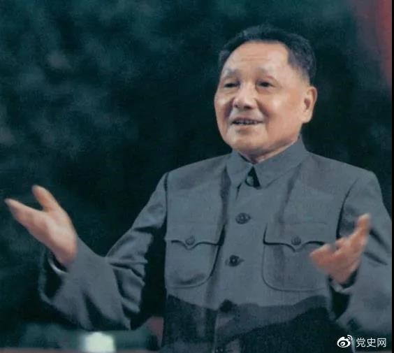 在1978年2月24日至3月8日召開的全國政協(xié)五屆一次會議上，鄧小平當(dāng)選為全國政協(xié)主席。