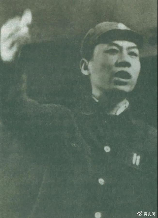 1943年，劉少奇在延安。