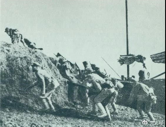 1949年5月23日，人民解放軍向上海國民黨政府軍隊發(fā)起總攻，占領(lǐng)了黃浦江堤。