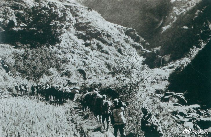 　　1947年6月，劉鄧大軍強渡黃河天險，千里躍進大別山，揭開了中國人民解放軍戰(zhàn)略進攻的序幕。