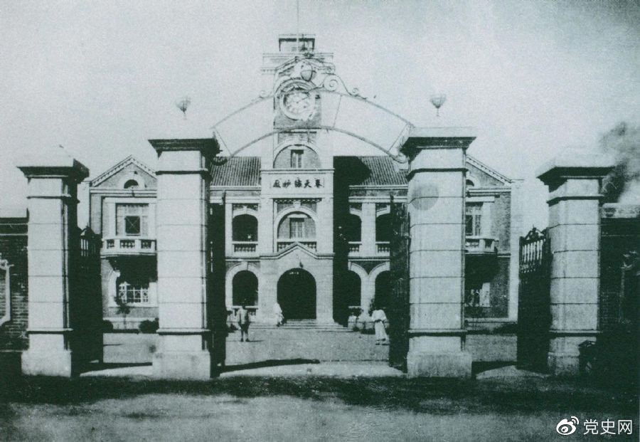 圖為中共滿洲省委舊址。1929年6月，中共中央政治局決定劉少奇任中共滿洲省委書(shū)記。7月，劉少奇到達(dá)奉天（今沈陽(yáng)）赴任。